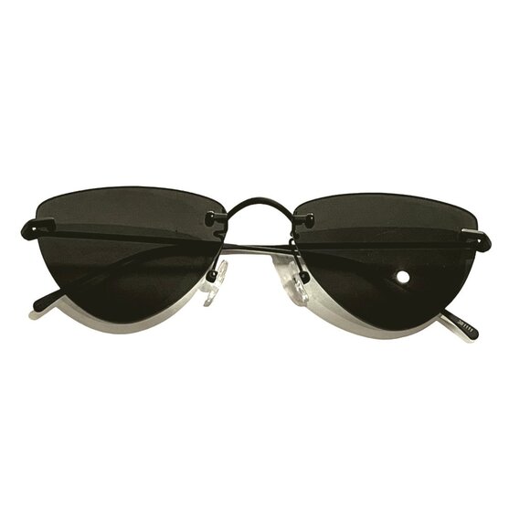 Illesteva Auckland Sunglasses in Black - Picture 1 of 5